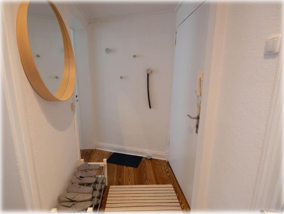 Gemuetlich - 2 Zimmer-Altbau, 24H Check-In Kiel Bagian luar foto