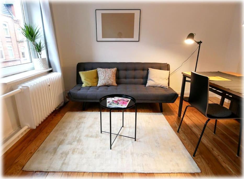 Gemuetlich - 2 Zimmer-Altbau, 24H Check-In Kiel Bagian luar foto